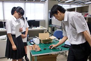 特別進学コース探究活動（７月）香川大学研究室訪問