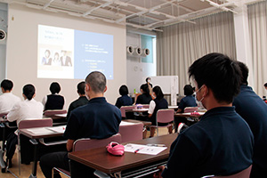 就職講話および公務（自衛隊・警察）説明会