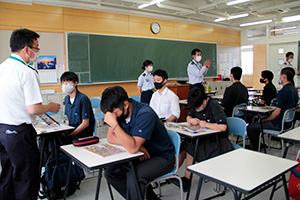 就職講話および公務（自衛隊・警察）説明会