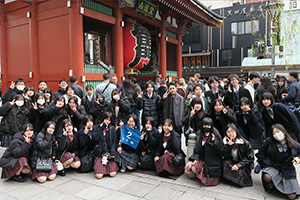 浅草　雷門前で集合